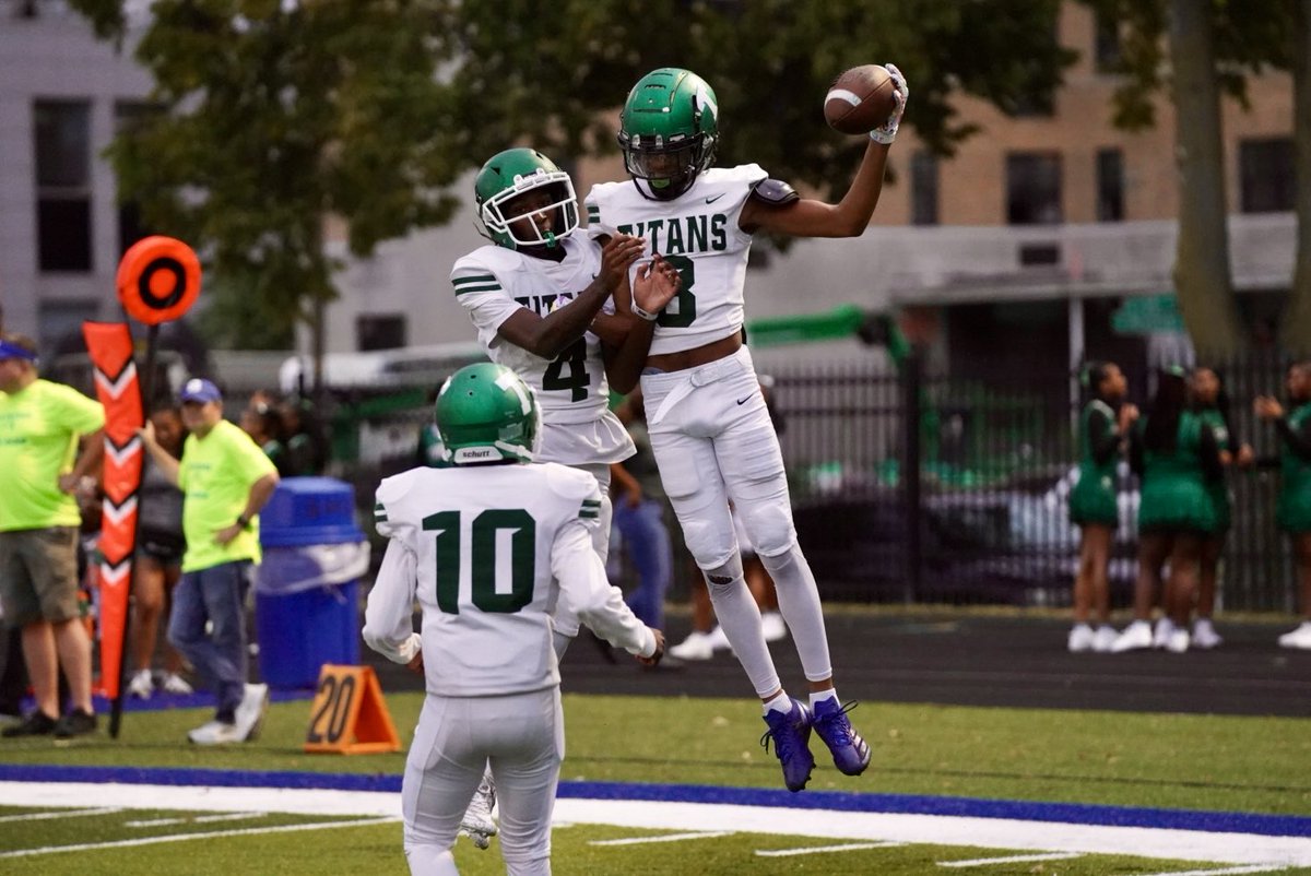 IPSAthletics's tweet photo. WHAT A GAME‼️

@Titanathletics1 gets the MASSIVE road victory here tonight at @Blue_Devils_SHS. 

Incredible efforts from both teams tonight but it is the Titans who put it all together for 4 quarters &amp; start the weekend with a GREAT W! 🏈

Final: 26-19 https://t.co/qPynRBCxLD