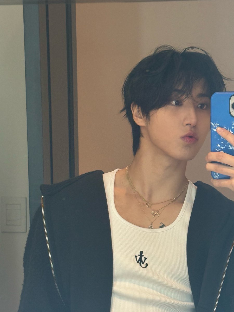 dxstty's tweet photo. 아니시발미친뭐야…? 진지하게개잘생김말도안돼느낌이너무좋아이거한지성이찍은거맞다고?구라지 https://t.co/tpcFqkAxlO