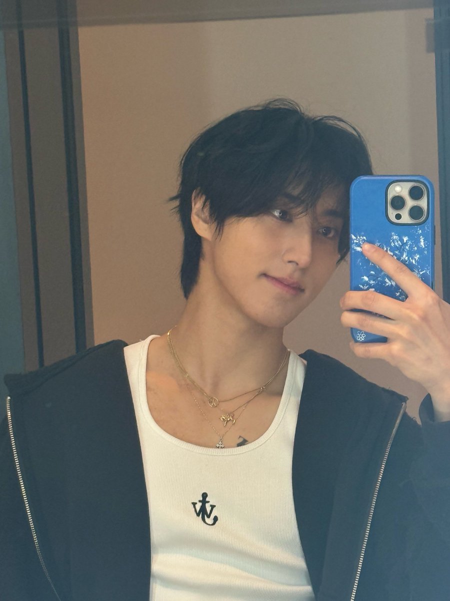 dxstty's tweet photo. 아니시발미친뭐야…? 진지하게개잘생김말도안돼느낌이너무좋아이거한지성이찍은거맞다고?구라지 https://t.co/tpcFqkAxlO