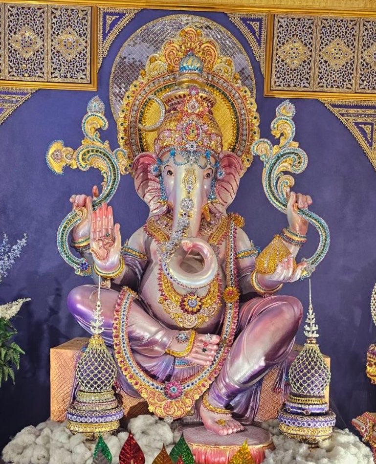 Ohrararah's tweet photo. 🕉️โอม ศรี คเณศายะ นะมะฮา🕉️

ขอพระองค์ทรงประทานความร่ำรวย โชคลาภ ทรัพย์สินเงินทอง และความสำเร็จทางธุรกิจให้ทุกคนนะคะ🙇‍♀️

📍วัดพระธาตุดอยเวา
จ.เชียงราย

#GaneshFestival2026
#คเณศจตุรถี2026 
#เทศกาลคเณศจตุรถี