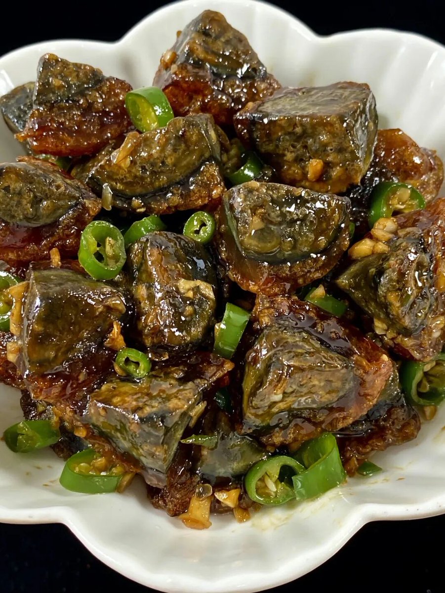 GenieKitchen's tweet photo. Stir-Fried Century Eggs with Green Peppers https://t.co/7oP7M9Lj9n