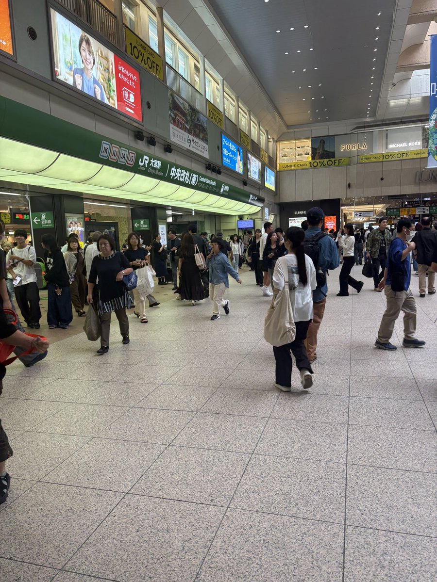 Tatn7s's tweet photo. お邪魔します都会 https://t.co/tytn1LfooN