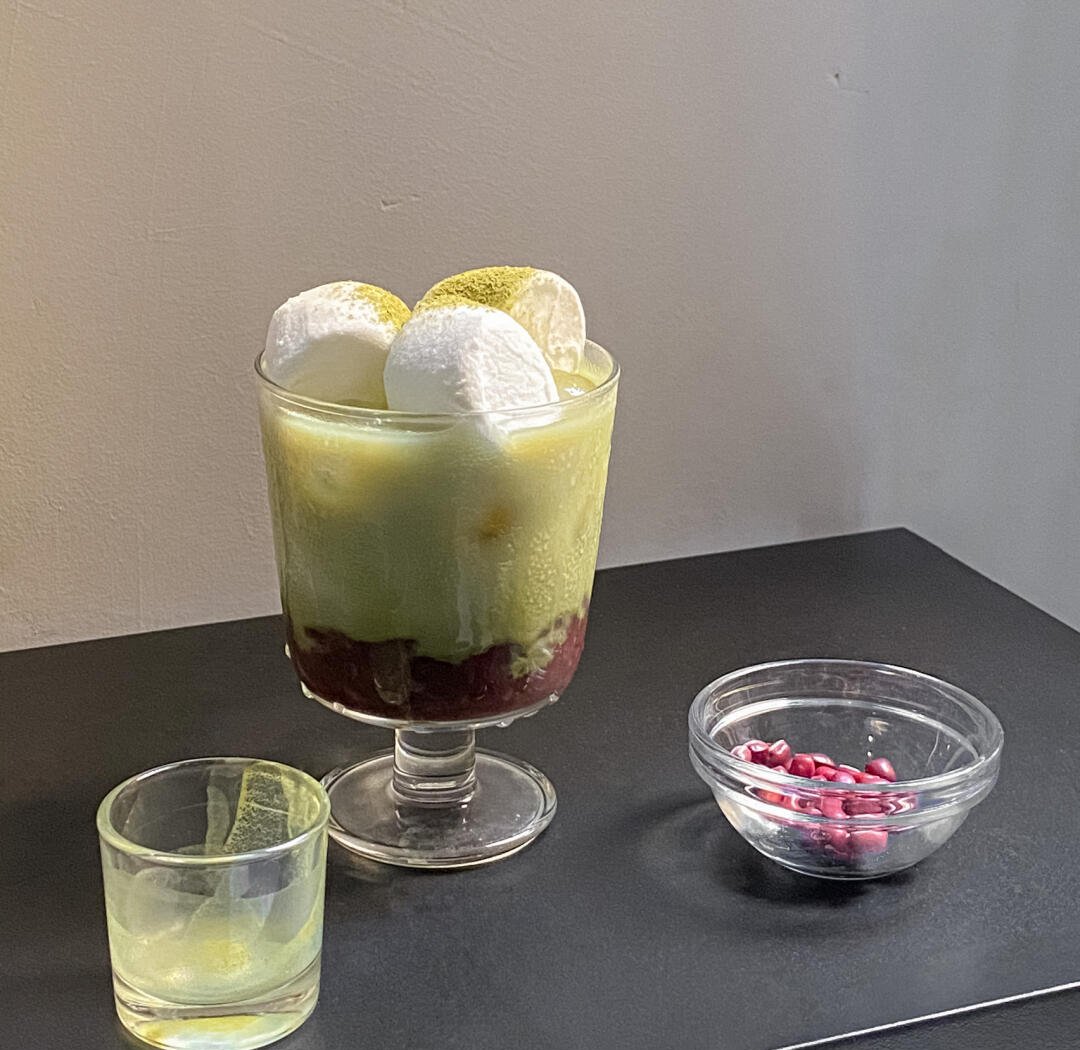 aelip970285's tweet photo. [Just 2 mins to make creamy iced matcha latte at home! Whisk matcha powder + hot water, pour over oat milk + ice—no fancy tools needed, cozy caffeine fix ]， https://t.co/97JSHYItzF