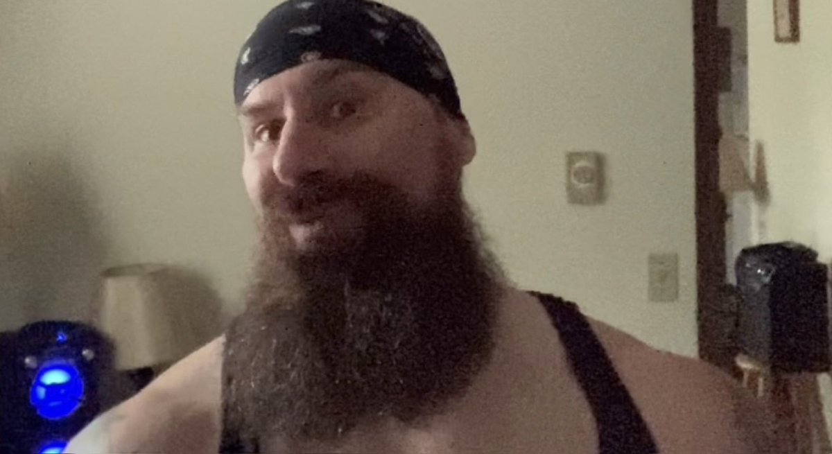 MetalManiacFox's tweet photo. New look. #Goatee https://t.co/s83smydPq0