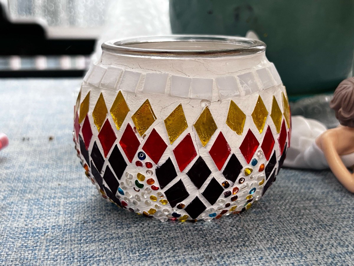 bircz182739's tweet photo. Just upcycled an old mason jar into a chic candle holder—affordable DIY win for my desk! https://t.co/SLal8fnbCV