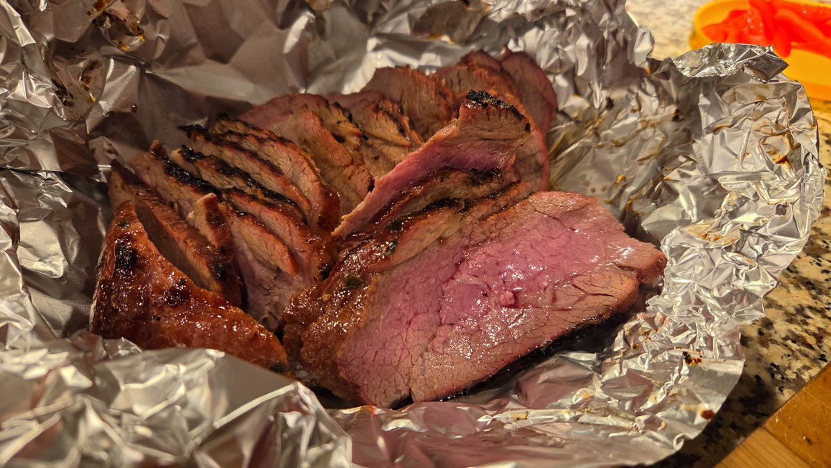 voodoo452's tweet photo. Slow cooked Korean TriTip, with cherry smoke and sear finish...  so yummy. #KamadoJoe #TeamRed #IYKYK.   Can you smell it???  Sooo good!!! https://t.co/yzXmP00JdE