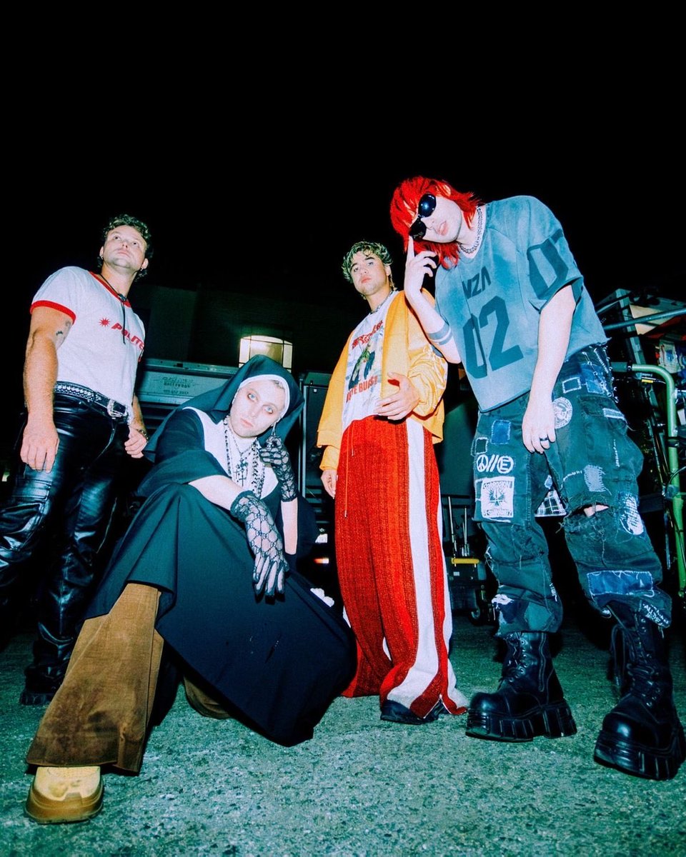 12AM_ONTACOTUES's tweet photo. this has been one of the craziest, most tiring runs of all time. im so honored to be in a band with these boys. i love you with all my life 🩷 5sos forever! 

🚬 @ChefN82253 @DrummerBoyAsh_ @Lukeallsos3 @imstillurb0y @URNO1_OBSESSION @EMO_SELLOUT 🚬 https://t.co/nmjvDcQFNh