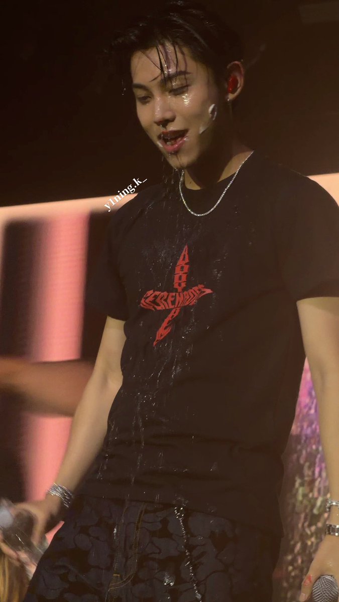y1ningk_'s tweet photo. I’m like literally shocked af cuz I was just trying to survive in pit at second row yesterday and this came out to be sooooo good
#ryul #kimryul #lngshot https://t.co/DlSopu048C