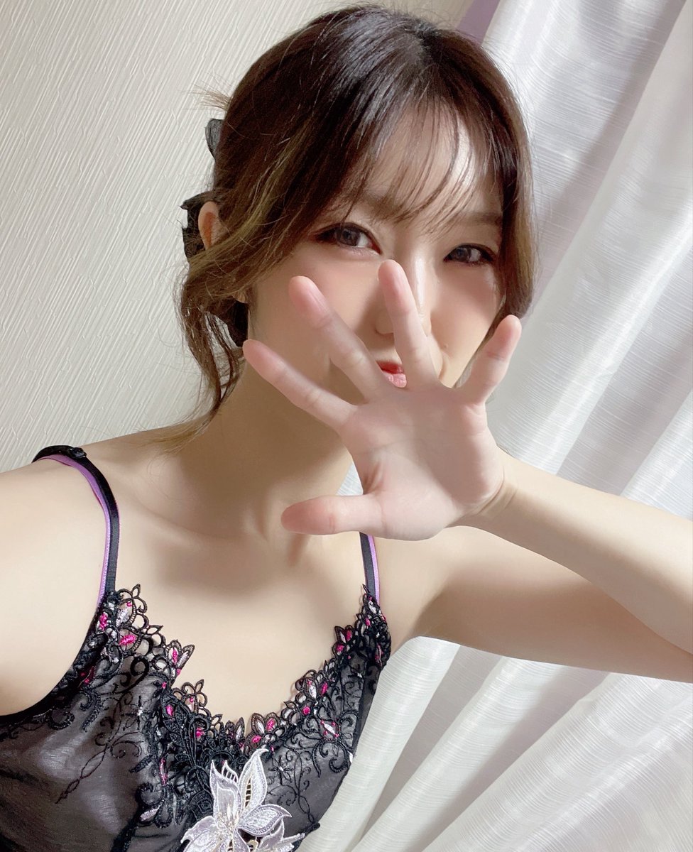 kaede_part2's tweet photo. 秋晴れや〜✨✨

こんないいお天気の日は
お出かけしたくなるね〜🥳🥳

みんな連休楽しんでっ😽ᩚ

私も今日は楽しませれる、癒せれる
来て良かったーって思ってもらえる1日にするよっ🥰ᩚ🥰ᩚ https://t.co/A3Oxa6W1nM