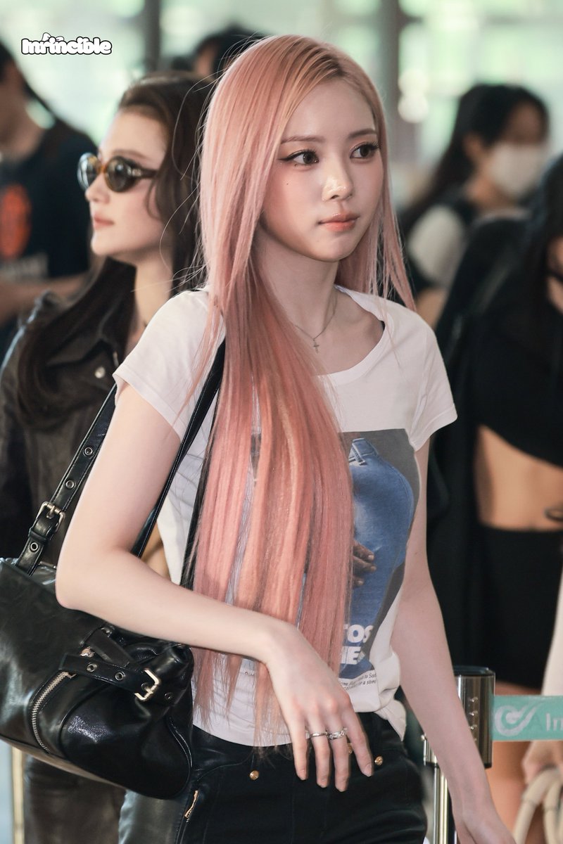 Inrincible's tweet photo. 260919 ICN

#NARIN #나린
#MEOVV #미야오 https://t.co/FGppems0l3