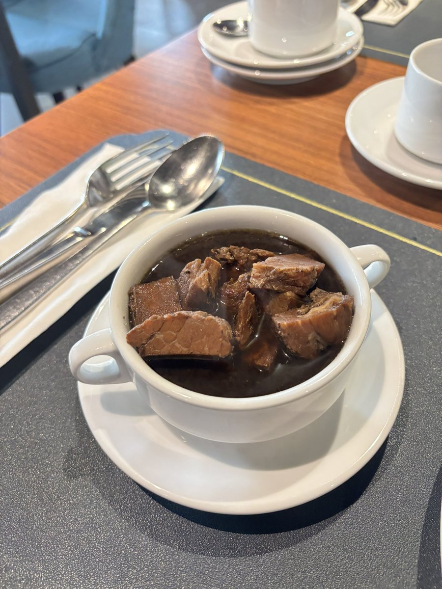 blueritory's tweet photo. Rawon jadi fondasi pagi ini gess https://t.co/DcX7iP5KSb