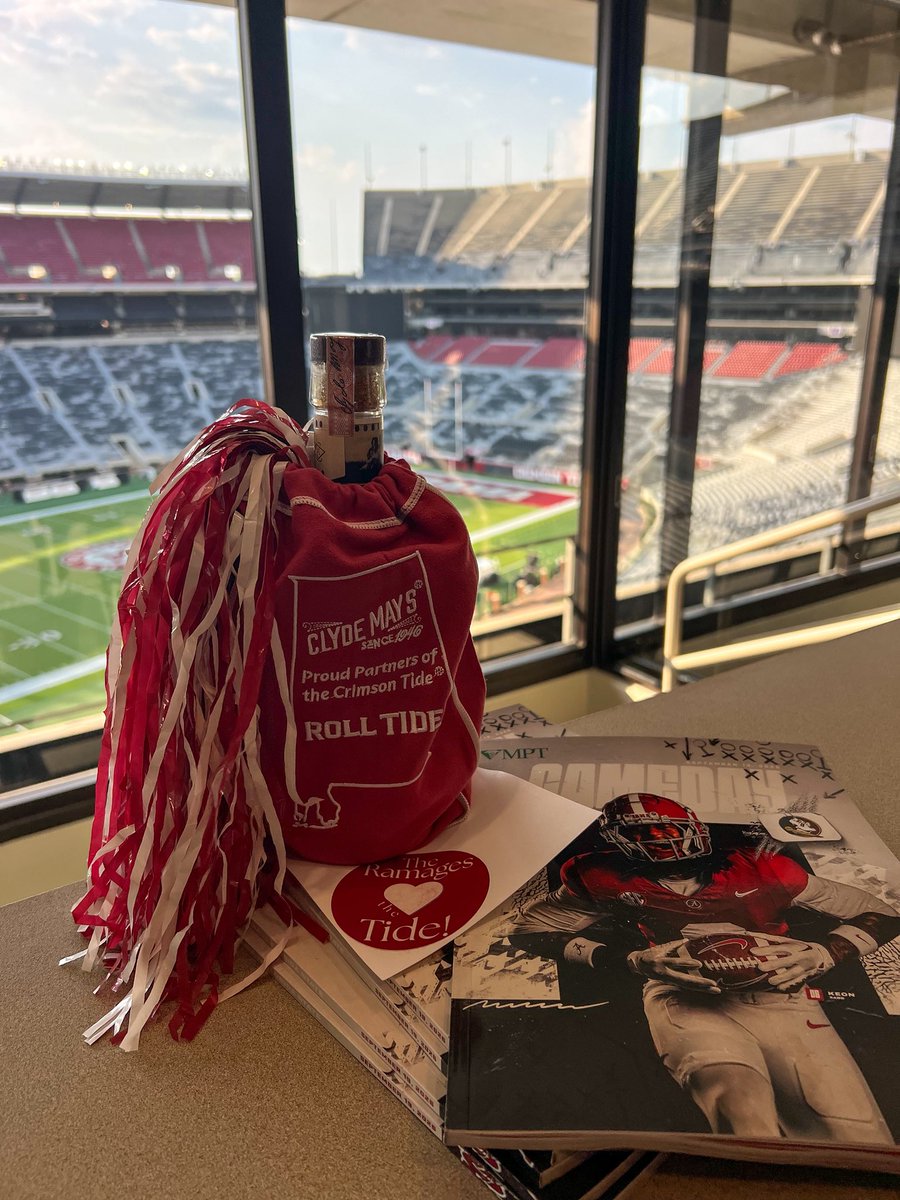 John_R_Ramage's tweet photo. #GamedayEve | #MadeInTroy | #Rolleth |
#RamagesLoveTheTide♥️🤍 https://t.co/fWLQDffrqf