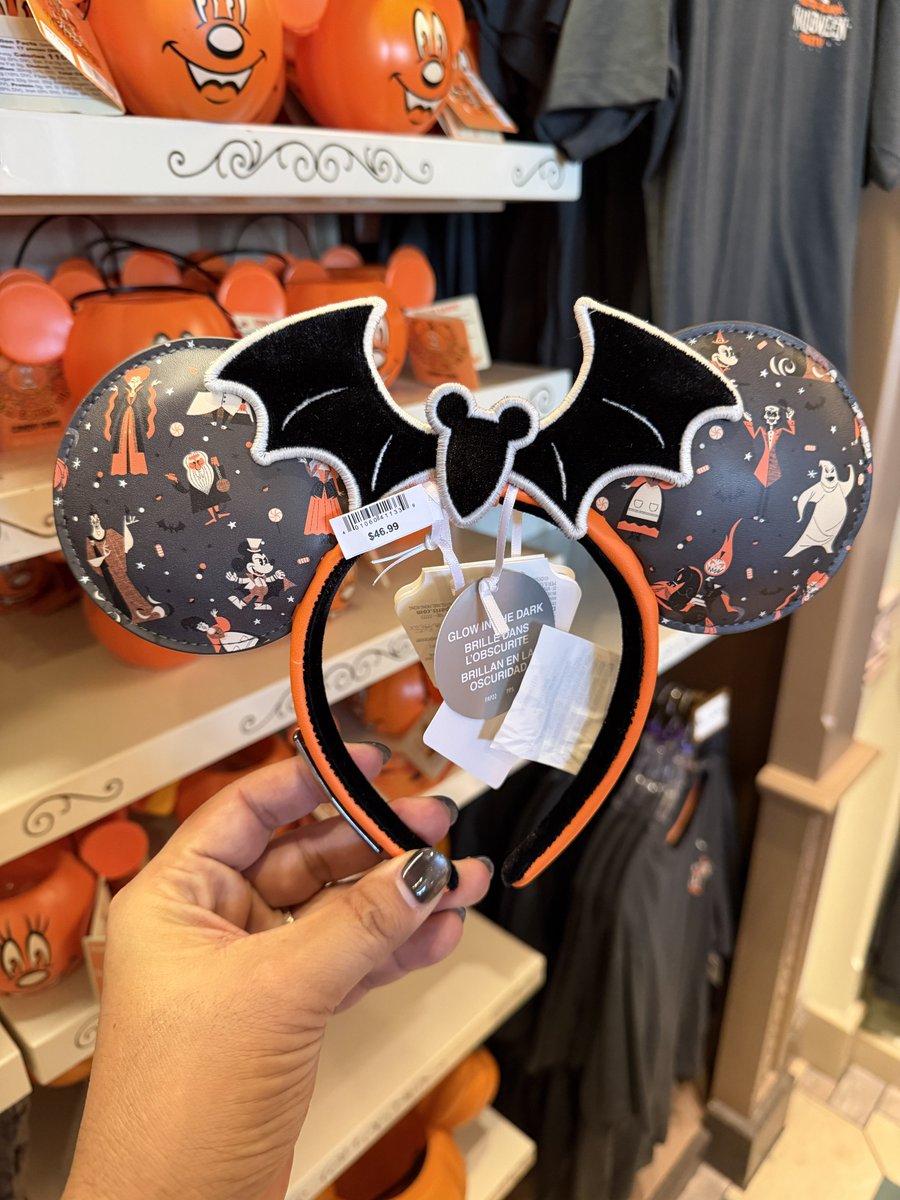 mickeynet028's tweet photo. ハロウィンパーティー限定グッズ✨

スティッチ 26.99ドル
カチューシャ 46.99ドル
スウェット 59.99ドル

#MNWDW #WDW #2026Sep #WaltDisneyWorld #ディズニーワールド #ウォルトディズニーワールド 
#マジックキングダム #MagicKingdom 
#MNSSHP #ノットソー #ディズニーハロウィン https://t.co/M4eOFEQFg4