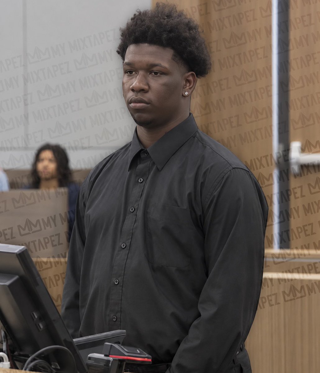 mymixtapez's tweet photo. 19-year-old Detroit man sentenced to 2 years of probation for killing a gunman at a mall, where the shooter had already shot two people and continued firing before he intervened. https://t.co/0DxMaU0b26