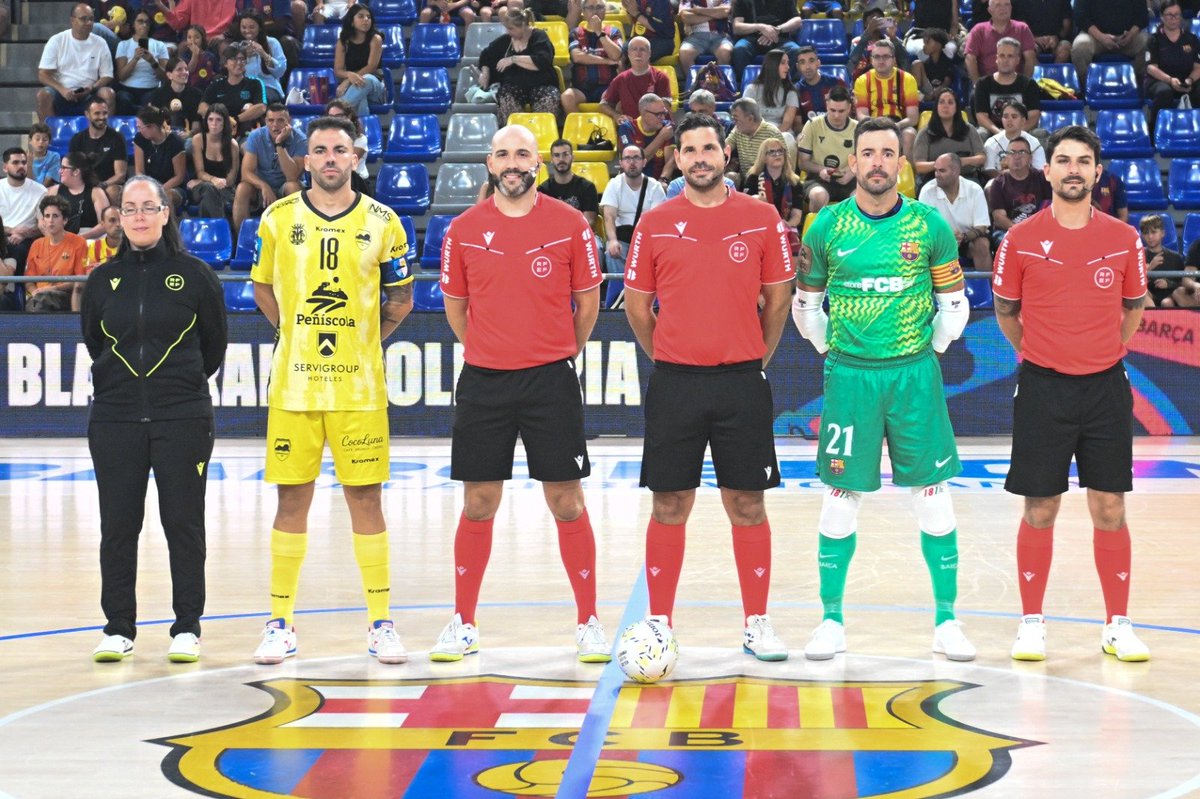 CoGAFS's tweet photo. 🏆 Liga Prime | Apertura | Jª 2

👥 Carlos Panadero / Héctor Mayo
👥 Brian Torquemada / Montserrat Llamazares 

@FCBfutbolsala 🆚 @peniscolafs

📸 @ErnestoAradilla

#futsal #aretofutbola #futsalreferee #barcelona #cogafs https://t.co/rTHQTEKaVw