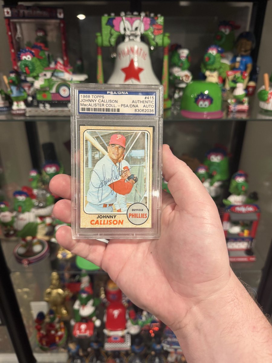 CardsStory's tweet photo. Signed 1968 Topps Johnny Callison 

$45 shipped https://t.co/eXGn2GKyiN