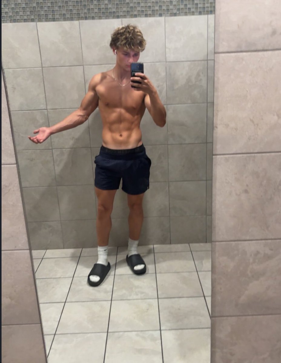 MarcoOriginall's tweet photo. Finally on X… kinda nervous 🙈 #mlm #rt #hmu #teen https://t.co/wbnoy11FLI