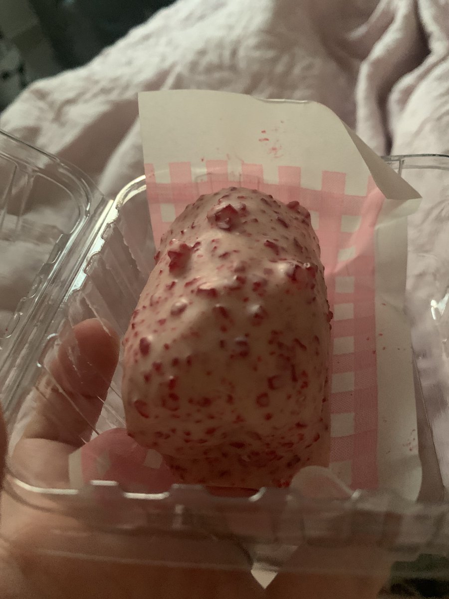 quelxkcal's tweet photo. homem podem me sacrificar porque além de the worst ana eu sou a mais porca pqp comi demais vai se foder https://t.co/jQW881BnSu