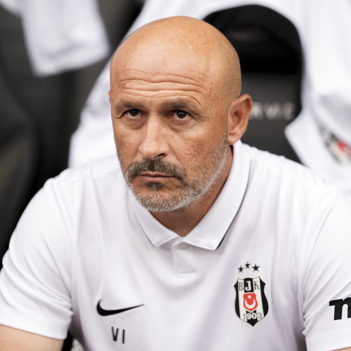 17donanma's tweet photo. Yapılacak 2 iş var; 

1-) Vincenzo ile 5 yıllık sözleşme uzatmak.

2 Vincenzonun oyun mentalitesini alt yapıya uygulayacak hoca önerisi için Vincenzonun sözünden çıkmamak.. 

Beşiktaş 200. Yüzyılı böyle başlar.. https://t.co/6kAubChRVZ