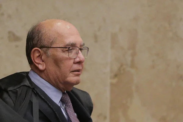 Metropoles's tweet photo. 🚨 Gilmar decide que reajuste de Lula ao Bolsa Família não viola lei eleitoral

Decano do STF reconheceu validade do decreto de Lula que reajusta os valores do Bolsa Família. Ministro entendeu que medida não fere lei https://t.co/fdKaUBgOBs
