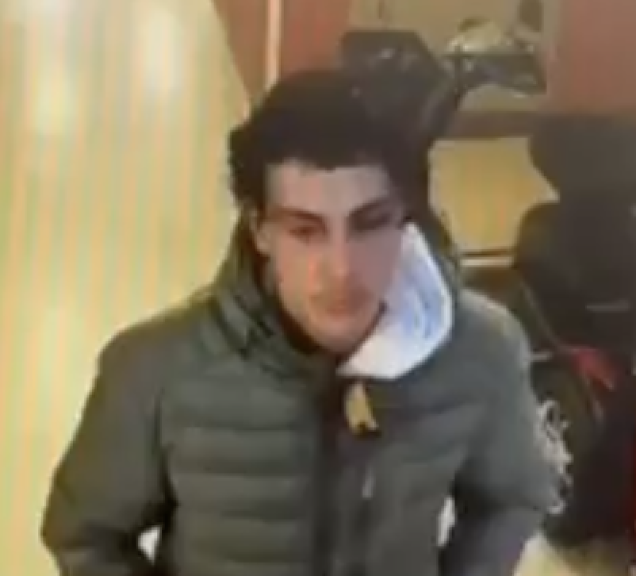 J41963735's tweet photo. #Retweet (maak m beroemd)
Nep-bankmedewerker/oplichter Akkrum
Herkenning graag
https://t.co/LishahSKlT
#NieuwsInPerspectief https://t.co/oUjJB6YGzh