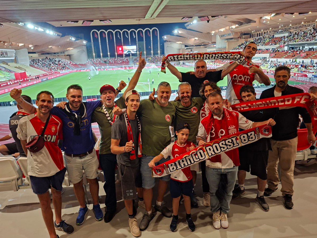 biancorossi83's tweet photo. Les #biancorossi83 section varoise du CSM étaient  présents hier soir pour le match.
Daghe Munegu toujours pour supporter l’AS Monaco  #ASMonaco #CSMMonaco #br83 #ASMRCL https://t.co/kfbvR3wOMi