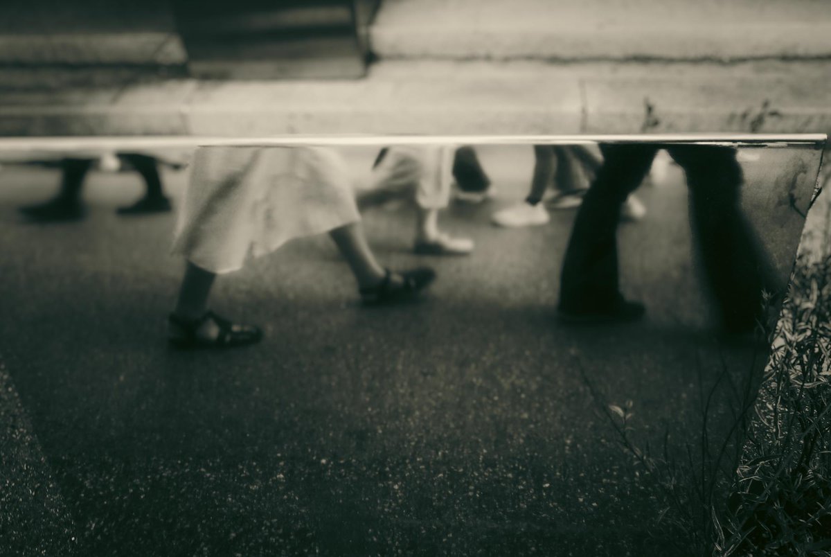 artlimitednet's tweet photo. Those Who Walk by Kisha Song https://t.co/inDItCVB5C
#movement #fragility #sublime #digital #reflection #contemplation #cityscapes #urbanites #streetart #everyday #mirror #humanity #life #resilience #expressionism #street #artoftheday #urban #visiblewomen #urbex #walking… https://t.co/x09IN7yBtt