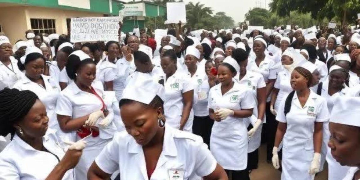 instablog9ja's tweet photo. Ondo Nurses Protest Alleged N25,000 Mandatory Contributions for Retirement Celebrations https://t.co/Qqk56vM0oK