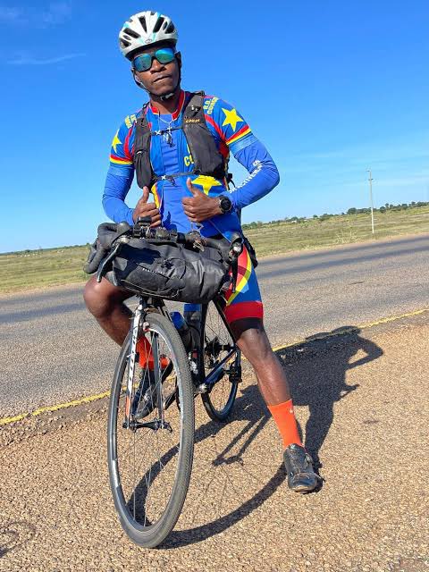 pascal_mulegwa's tweet photo. Le cycliste Miguel Masaïsaï, ressortissant de Republique démocratique du Congo 🇨🇩 est mort ce vendredi 18 septembre 2026 dans un accident de la route à Ouesso, dans le nord du Congo-Brazzaville 🇨🇬, près de la frontière camerounaise 🇨🇲, selon des sources officielles à Kinshasa.

Parti le 1er mai de Goma pour Rabat dans le cadre de « Pedals for Peace », il ambitionnait de parcourir près de 14 000 km à travers l’Afrique pour porter un message de paix et attirer l’attention sur la situation dans l’Est de la RDC.

Après avoir traversé la RDC d’est en ouest, il avait atteint Kinshasa le 5 août, au terme de 67 jours et plus de 6 500 km. Il avait ensuite repris la route le 6 septembre vers le Congo-Brazzaville.

Son parcours, qui devait se poursuivre vers le Cameroun puis le Maroc, s’est tragiquement arrêté à Ouesso. Miguel Masaïsaï avait déjà relié Goma à Cape Town en 2025.