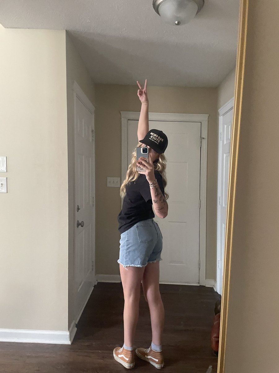 teranextdoor's tweet photo. TGIF🥳 https://t.co/WsoZWghcIR