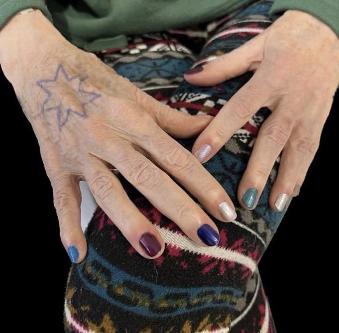 ritaacervo's tweet photo. Tatuagem mais importante da história https://t.co/7QOHpGacqG
