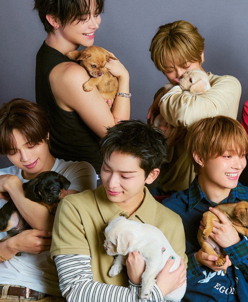 yumaruastar's tweet photo. it looks like nico is holding a baby #warmonacoldnight #amiright https://t.co/WFSs7pqCm1