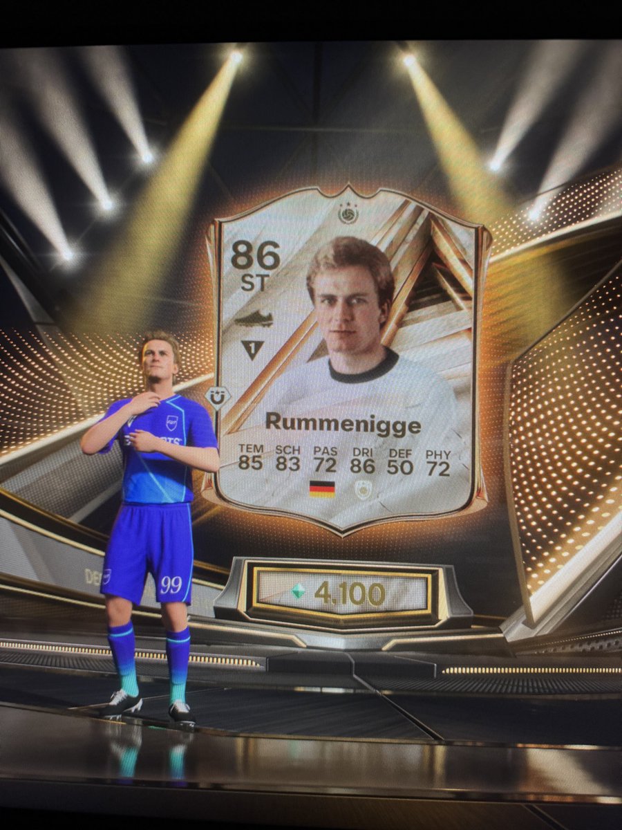 FUTStorage's tweet photo. 🚨🔥 10 PRE-ORDER ICON PACKS OPENED… 👀

We opened 10x Pre-Order Icon Packs across different accounts to test the pack weight in FC27! 🎮🍀

📦 THE RESULTS:
🇧🇷 2x Lúcio
🇩🇪 1x Rummenigge
🏴󠁧󠁢󠁥󠁮󠁧󠁿 1x White
🇳🇱 1x Gullit
🇧🇷 1x Formiga
🇯🇵 2x Nagasato
🇨🇦 2x Sinclair

Some CRAZY pulls in there… 😳🔥
But was the pack weight actually good? 👀

What did you get from your Pre-Order Icon Pack? 👇

Need some extra coins to build your team? 🪙
👉 https://t.co/obV6gb8X8H

#futstorage #eafc27 #icon #ultimateteam #coins