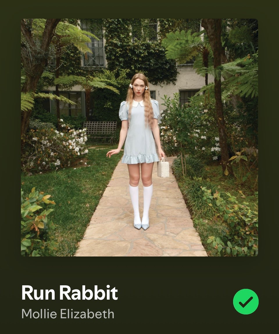 heheheitor's tweet photo. OUÇAM ESSA BANGER https://t.co/k5M6w5eEBQ