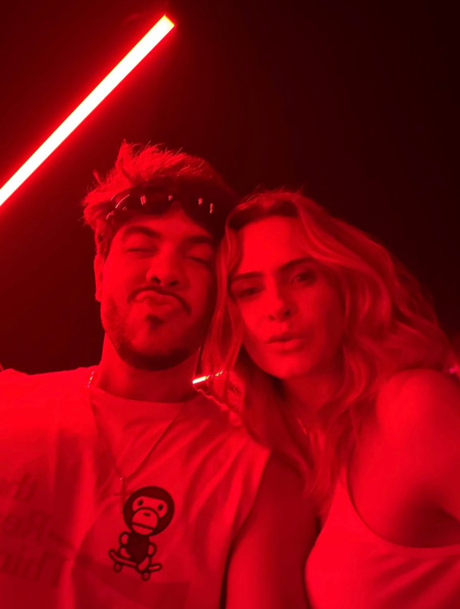 centralreality's tweet photo. Ana Paula Renault em novas fotos com Juliano Floss e Alvaro Xaro. https://t.co/W4XtqFuuNd