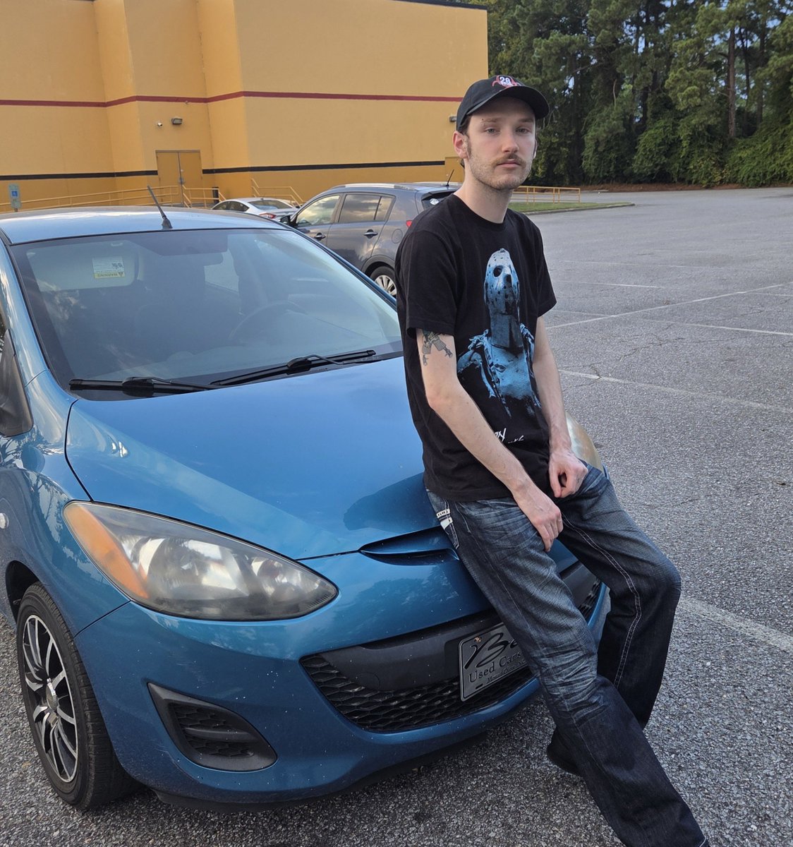 noah_fredenburg's tweet photo. Turned 24 today💙This has been one of the hardest years of my life, and I finally have a car and job again after 4 months https://t.co/hd5QyycJOz