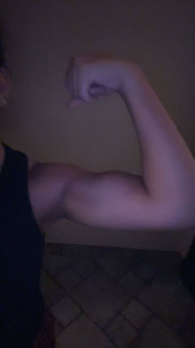 callmesholey's tweet photo. baby biceps update https://t.co/eBn6cMCWk6
