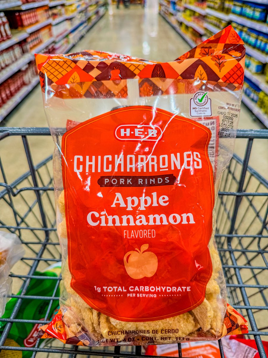 CrystalStayCool's tweet photo. New flavors from @HEB, not gonna lie I’m a little scared for the chicharrones 🥔🍎🍂😅
#HEB #SATXFood https://t.co/MAXXpDnLDH