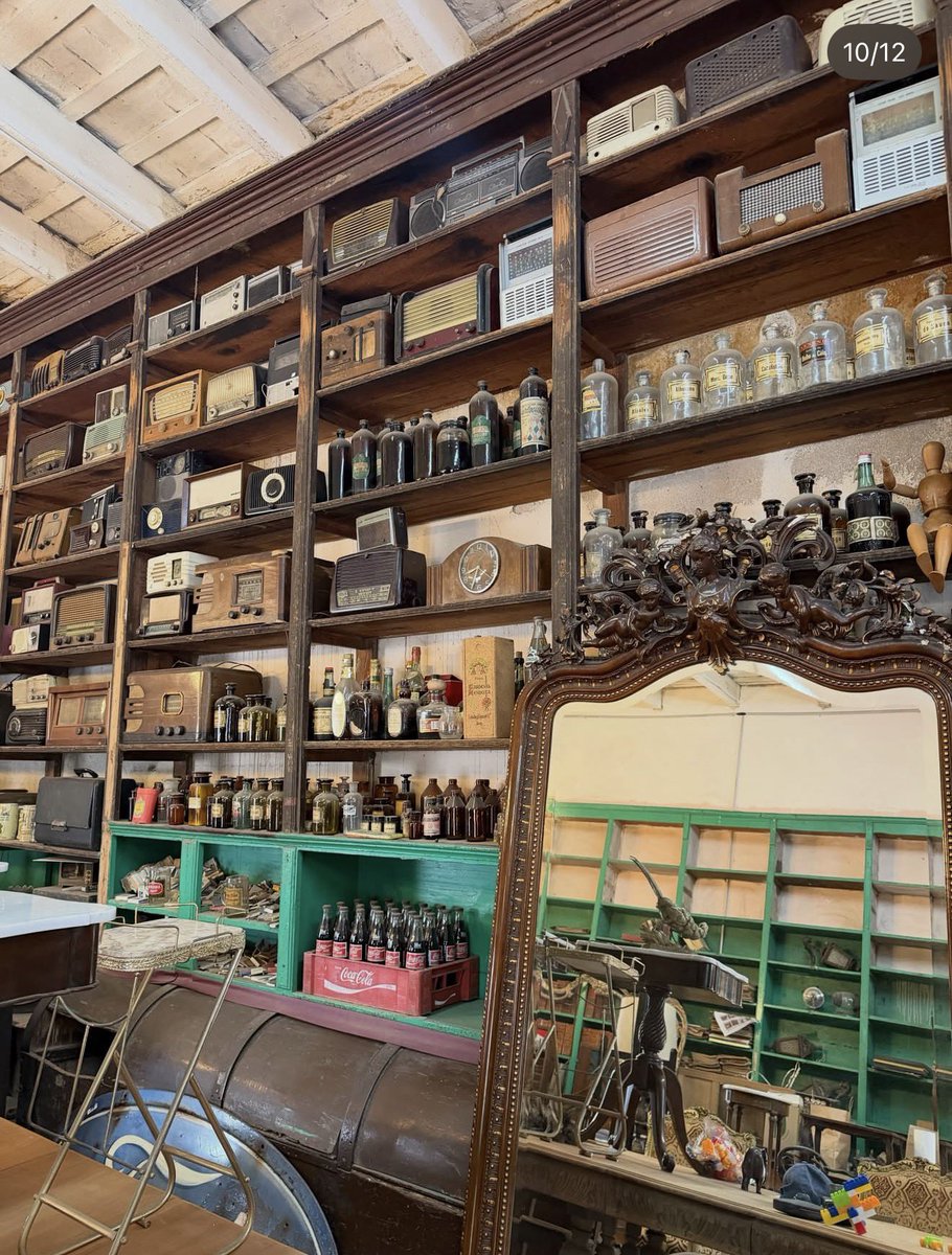 gusta_mendez's tweet photo. TAL COMO PRIMICIE, MAURO EMANUEL ICARDI Y MARÍA EUGENIA CHINA SUÁREZ RIVEIRO CONTINÚAN REMODELANDO “LA CASA DE LOS SUEÑOS” #MUEBLES https://t.co/kQBuFWwYKr
