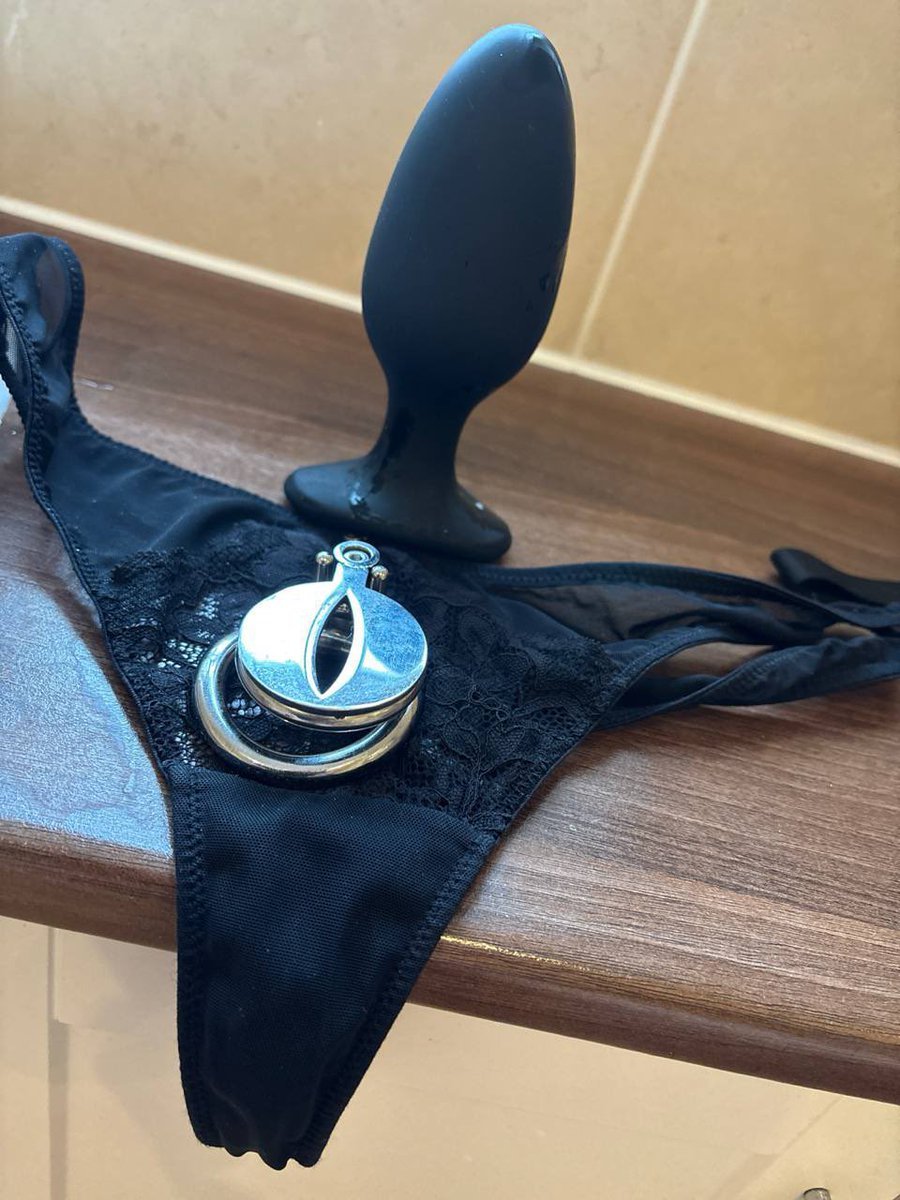 dom4y12's tweet photo. I'm curious. How long were you locked up for the longest time? 🔐🖤😏

Dm Goddess👿 if you’re interested to register for LOCTOBER🔐 https://t.co/60m5WjyT3Z