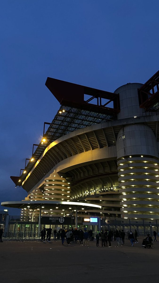 MilanXtra's tweet photo. 🏟️❤️🖤 | San Siro turns 𝟏𝟎𝟎 (!) TODAY. 

The iconic home of #ACMilan opened its doors on 19 September 1926.

A century of history. A century of memories. What a place. 🥹🏟️ https://t.co/48VwcfgvKr