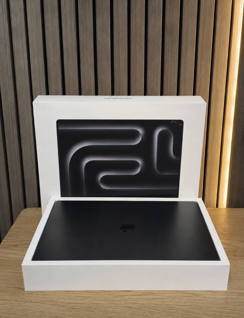TeflonGadgetsng's tweet photo. *With Box*
MacBook Pro 2023 
M3 Chip 14" 
8/512GB 
BH89 
CC-165 

₦1,330M

Nationwide delivery https://t.co/ienrwyAhOP