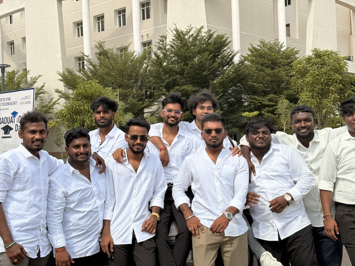Voiceofhari5's tweet photo. My clg lyf friends pls help them want bright future for them https://t.co/vuWbTQOLpX