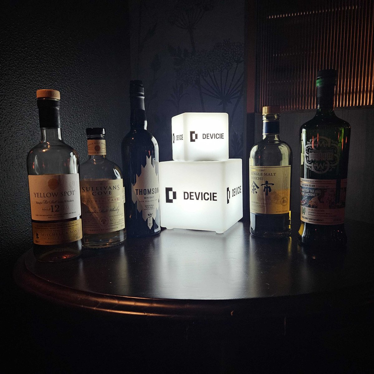 devicie's tweet photo. Good conversations. Great company. And a whisky journey around the world. 

Our Australia team joined @SoftwareOne at Eau De Vie Sydney for an intimate evening with customers, partners and friends.

Thanks to everyone who joined us!

Next stop: @wpninjasau ! https://t.co/8mFlqAEl2M