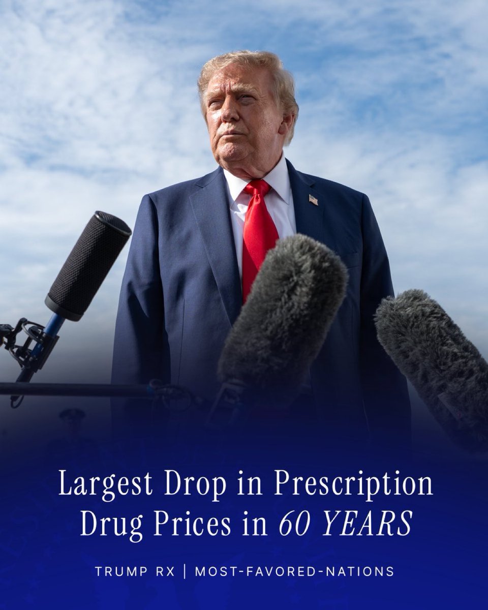 LibertyLeds99's tweet photo. President Trump's effective policies and dealmaking have led to a massive crash in prescription drug prices.

Under President Trump, the American people will no longer be ripped off for necessary prescription drugs. 🇺🇸 https://t.co/OUT2DjZ9Sv