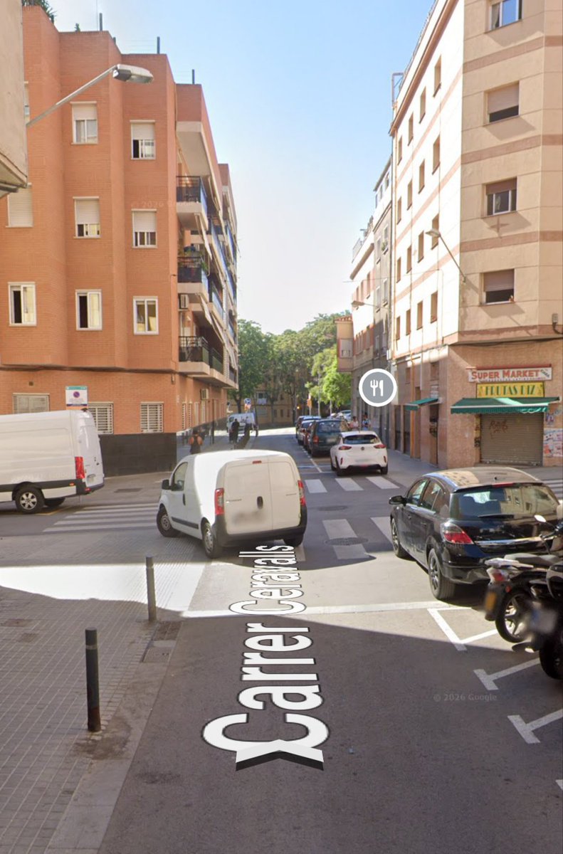 ireneuc's tweet photo. El carrer de Ceravalls rep el seu nom del propietari dels terrenys, el boter d'Hostafrancs, Antoni Ceravalls. Ceravalls, als anys 20, va urbanitzar amb cases barates els voltants del carrer, creant la barriada Ceravalls que estaria a l'origen del barri de la Florida. #HistoriaLH https://t.co/8JJ2OMmBH8
