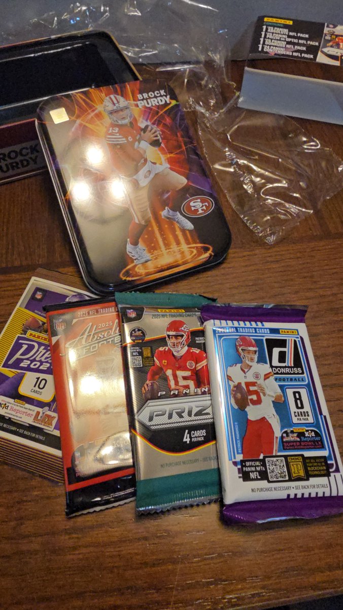 Shaunlawson22's tweet photo. Picked up one of these at my local card shop... aka Walgreens @CardPurchaser  anybody else try any of these? #hobby https://t.co/OePbPYnEne