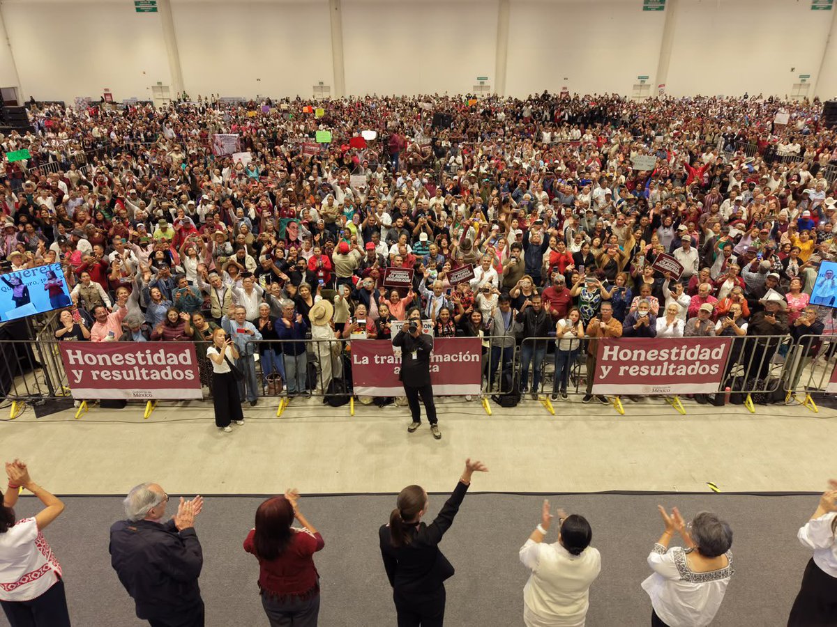 SNietoCastillo's tweet photo. Más de 8 mil personas presentes en la visita de nuestra Presidenta. 

La concentración más importante de la izquierda en Querétaro. https://t.co/Kyp32F4eeQ