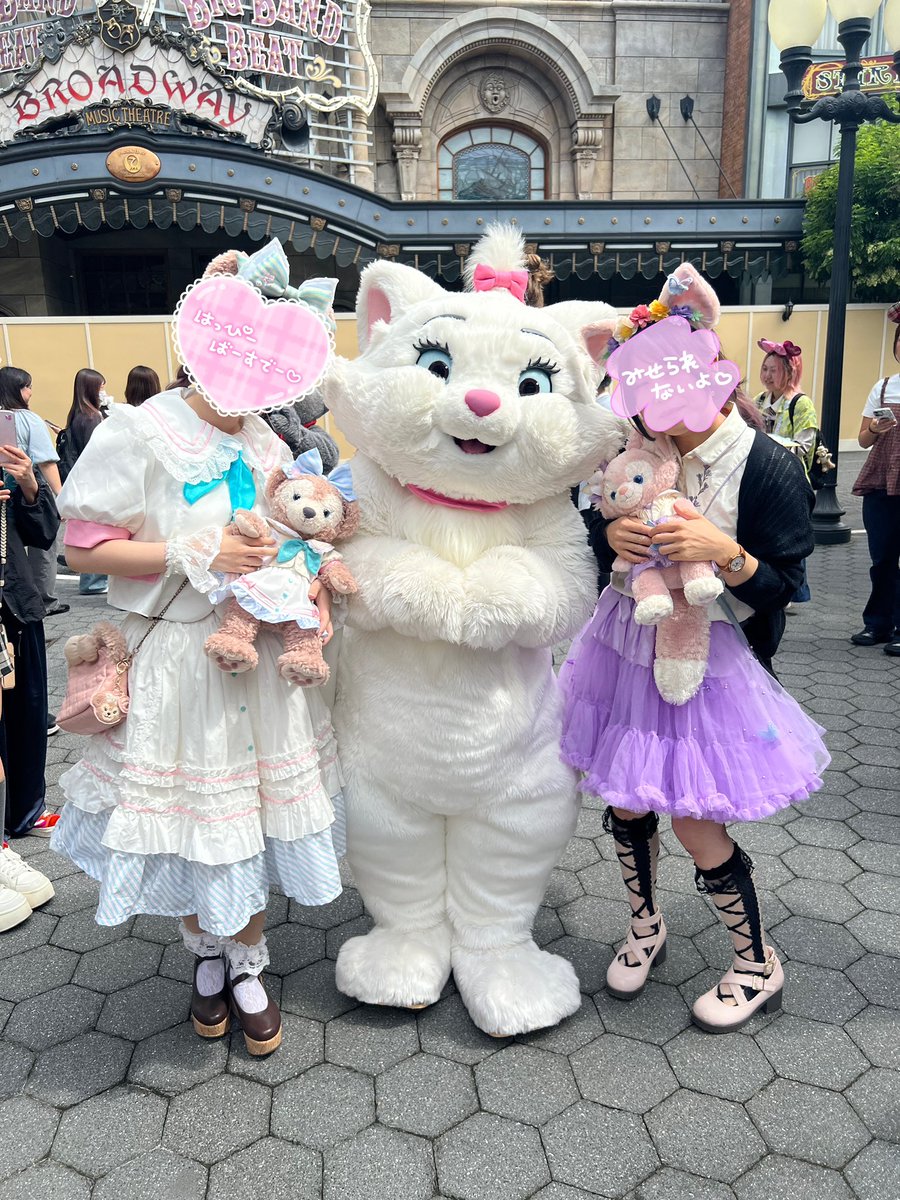 KanariaNoa's tweet photo. 初Dハロ🎃
擬人化リーナちゃんになってきました！
お衣装は2023年のもの！
妥協の産物のリーナとクオリティにこだわりまくったシェリーメイ！
来年は何をやろうかしら？
もう１回いきたいけど、無理ぽよ笑
#Dハロ 
#Dハロ2026 https://t.co/E3k9Hs8LLG