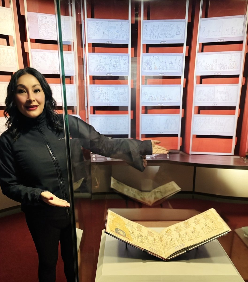 DulceAngel0's tweet photo. Gracias a la Cancillería por la invitación a la exposición “El Códice Azcatitlan. México-Francia, 200 años de amistad”, la cual exhibe por primera vez en México este documento original de finales del siglo XVI y principios del XVII.
#codiceazcatitlan #inha #mexico https://t.co/qeBaxYUGon